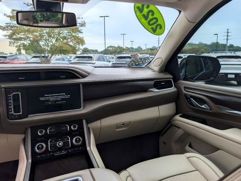 Used 2022 GMC Yukon Denali w/ Max Trailering Package AWD/4WD image 12