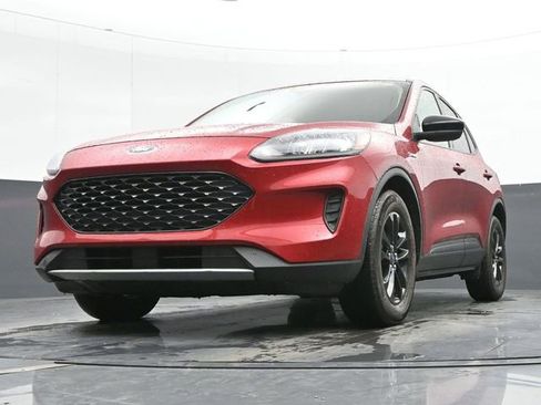 Used 2020 Ford Escape SE Sport image 9
