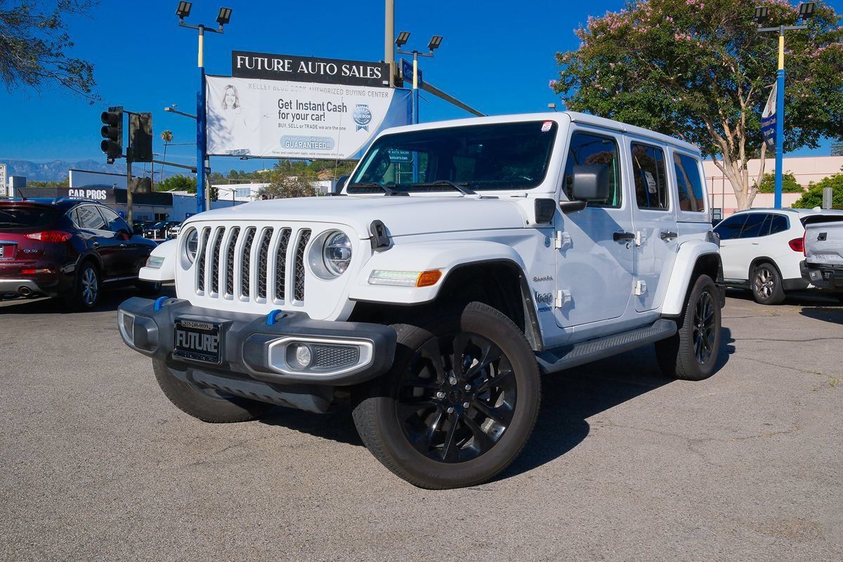 Used 2022 Jeep Wrangler Unlimited Sahara w/ Cold Weather Group AWD/4WD image 1