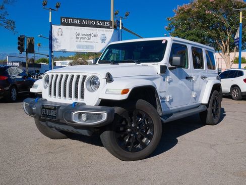 Used 2022 Jeep Wrangler Unlimited Sahara w/ Cold Weather Group AWD/4WD image 1