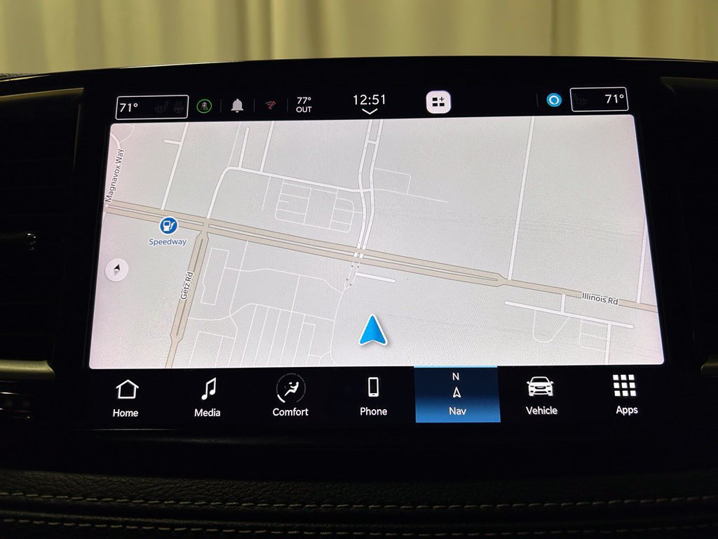 Used 2023 Chrysler Pacifica Touring-L w/ Uconnect Theater Family Group FWD image 18