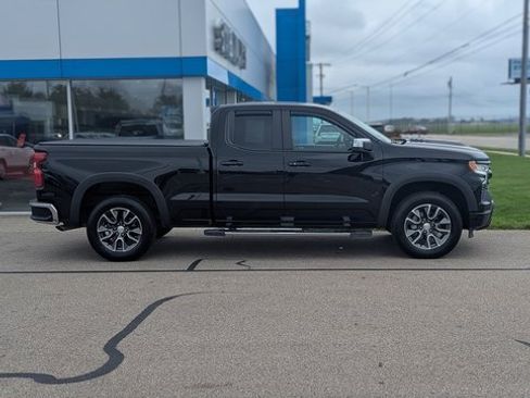 Used 2024 Chevrolet Silverado 1500 LT image 3