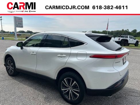 Used 2022 Toyota Venza LE AWD/4WD image 4