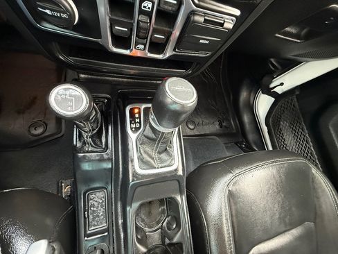 Used 2022 Jeep Gladiator Overland w/ Popular Equipment Package image 35