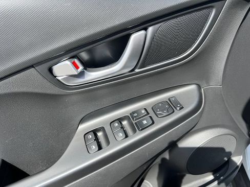 Used 2022 Hyundai Kona SEL w/ Convenience Package AWD/4WD image 30