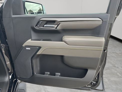 Used 2023 Chevrolet Silverado 1500 ZR2 w/ Technology Package image 13