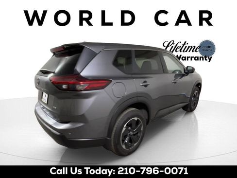 Used 2025 Nissan Rogue SV image 6