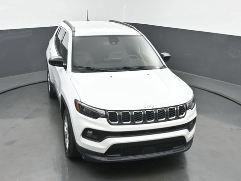 Used 2024 Jeep Compass Latitude AWD/4WD image 47