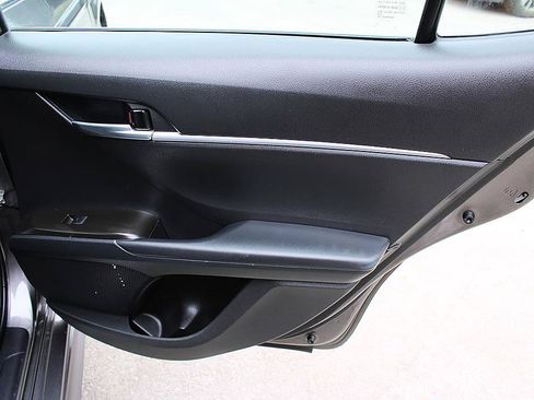 Used 2023 Toyota Camry SE FWD image 13