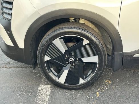 Certified 2025 Nissan Kicks SR AWD/4WD image 10