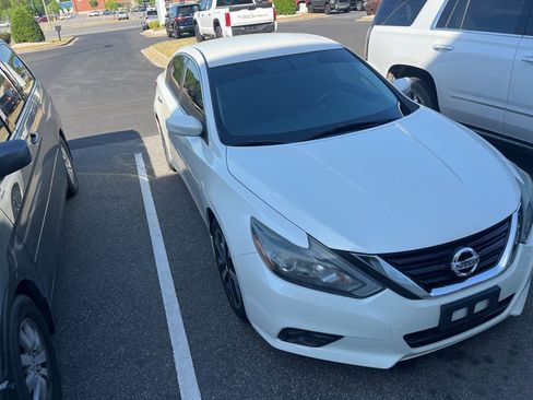 Used 2018 Nissan Altima 2.5 SR image 3