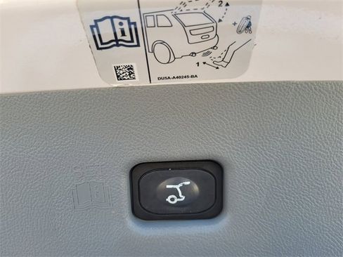 Used 2019 Lincoln Nautilus Reserve w/ Cargo Utility Package image 9