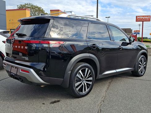 Used 2025 Nissan Pathfinder Platinum AWD/4WD image 7