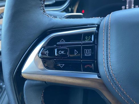 New 2025 Jeep Grand Cherokee Summit image 21