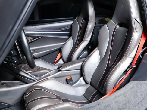 Used 2018 McLaren 720S Luxury RWD image 18