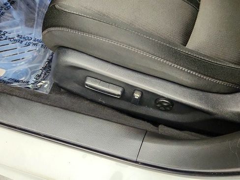 Used 2019 Honda Accord EX image 12