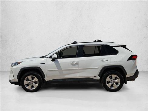 Used 2021 Toyota RAV4 XLE AWD/4WD image 9