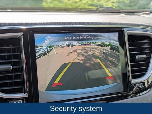 Used 2023 Chrysler Pacifica Touring-L FWD image 19