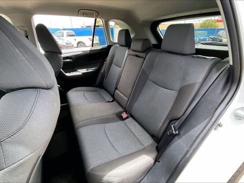 Used 2025 Toyota RAV4 XLE FWD image 19