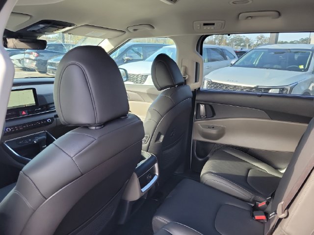New 2026 Kia Carnival EX FWD image 25