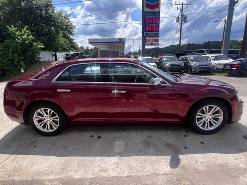 Used 2016 Chrysler 300 C RWD image 7