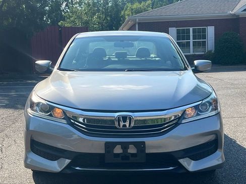Used 2017 Honda Accord LX image 8