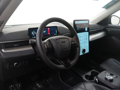 Used 2021 Ford Mustang Mach-E Select w/ Comfort/Appearance Package image 18