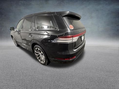 New 2026 Lincoln Aviator AWD image 4