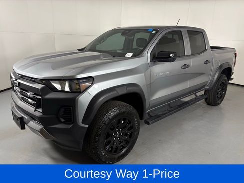 Used 2023 Chevrolet Colorado Trail Boss w/ Technology Package AWD/4WD image 6