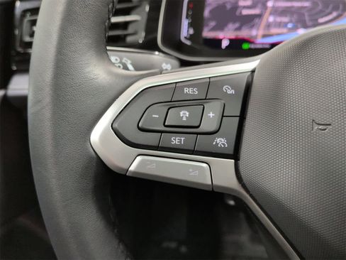 Used 2025 Volkswagen Jetta SEL image 25