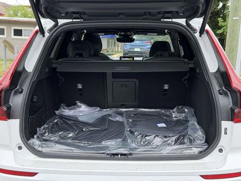 New 2026 Volvo XC60 B5 Ultra w/ Climate Package AWD/4WD image 13