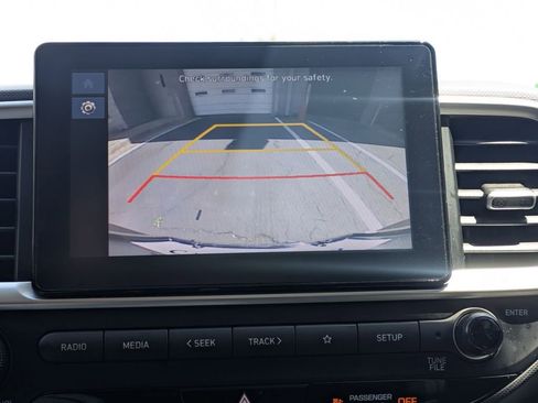 Used 2025 Hyundai Venue SEL FWD image 19