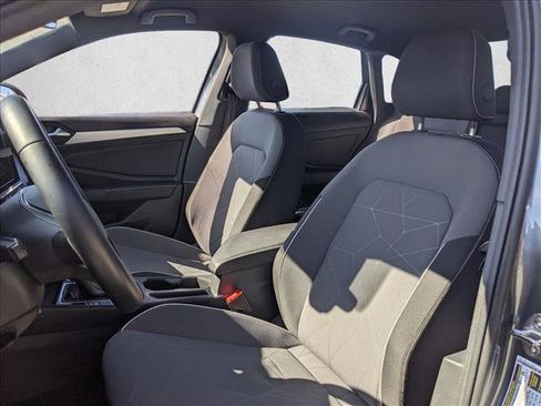 Used 2025 Volkswagen Jetta Sport image 15