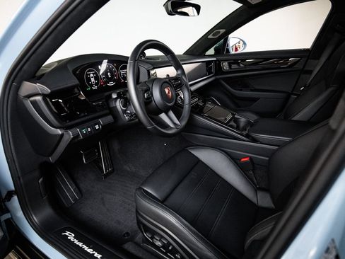 Certified 2026 Porsche Panamera GTS AWD/4WD image 4