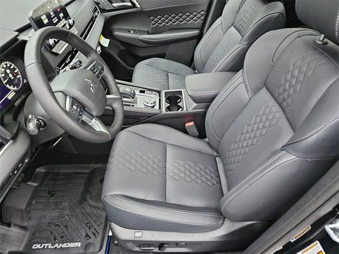 Used 2025 Mitsubishi Outlander SEL Black Edition image 16