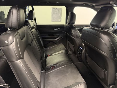 Used 2024 Jeep Grand Cherokee L Altitude image 24