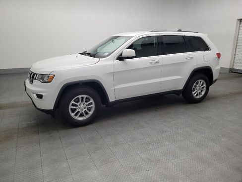 Used 2018 Jeep Grand Cherokee Laredo image 2