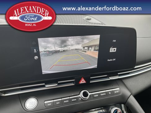 Used 2024 Hyundai Elantra SEL w/ Convenience Package FWD image 23