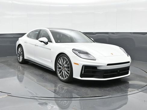 New 2026 Porsche Panamera RWD image 11