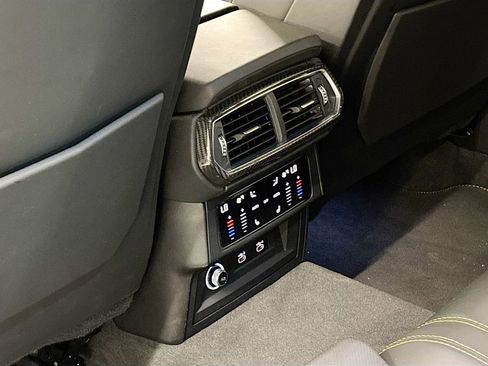 Used 2022 Lamborghini Urus image 19