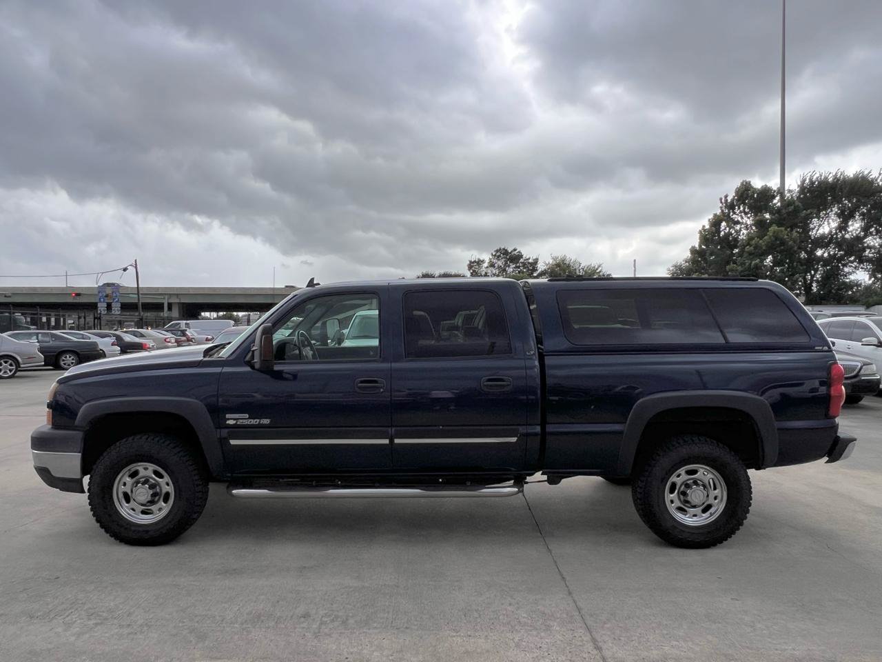 Used 2007 Chevrolet Silverado 2500 LT w/ Heavy-Duty Power Package RWD image 3