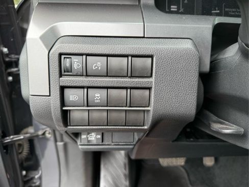 Used 2024 Toyota Tacoma SR5 AWD/4WD image 26
