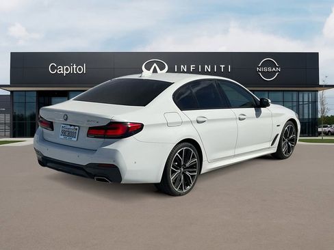 Used 2022 BMW 530e w/ M Sport Package image 5