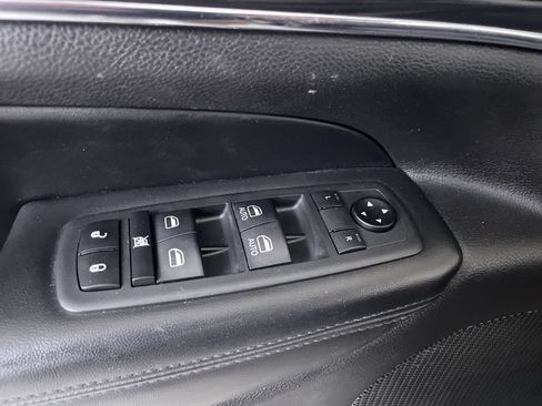 Used 2020 Jeep Grand Cherokee Limited AWD/4WD image 11
