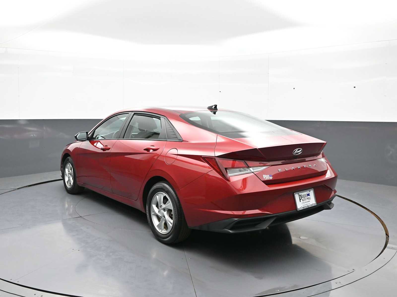 Certified 2023 Hyundai Elantra SE FWD image 8