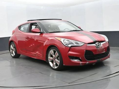 Used 2013 Hyundai Veloster w/ Style Pkg FWD image 2