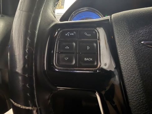 Used 2014 Chrysler 300 S RWD image 15