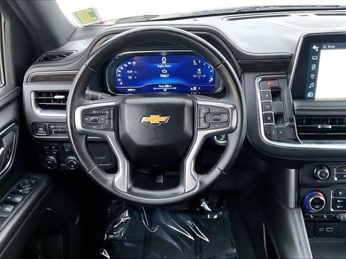 Used 2024 Chevrolet Suburban LT image 5
