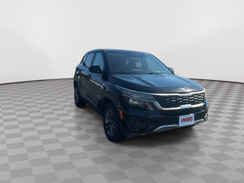 Used 2021 Kia Seltos LX AWD/4WD image 2