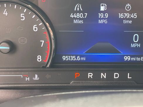Used 2022 Ford Explorer XLT w/ Equipment Group 202A AWD/4WD image 3
